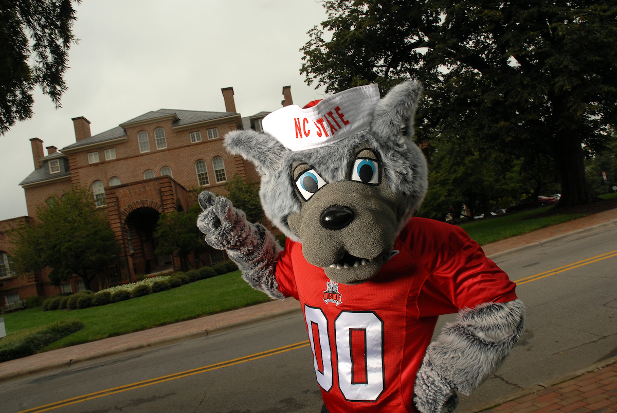 Mr Wuf in front of Holladay Hall. PHOTO BY ROGER WINSTEAD